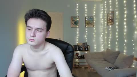 Thomas brunette and Alex blond online show from December 29, 11:18 am