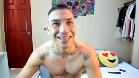 Snapshot of scotrisse chatting on January 27, 7:35 pm Daniel martinez - Independent model online show from January 27, 7:35 pm