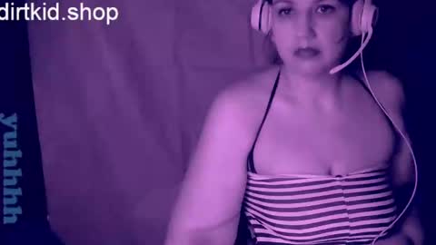 Snapshot of scumbagsmith chatting on February 24, 4:27 am Danni online show from February 24, 4:27 am
