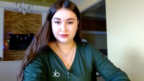 Elizabeth  online show from December 14, 9:37 am