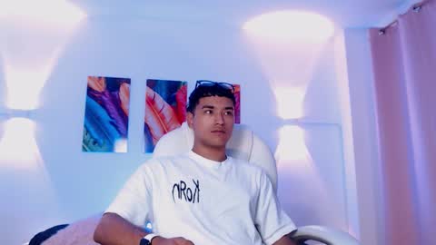 Sean online show from March 25, 1:23 am