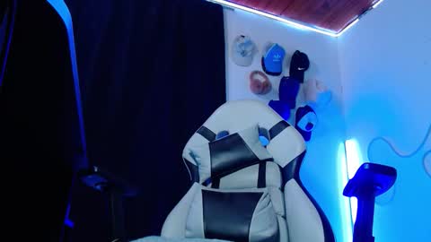 Sebastian online show from December 15, 5:03 am