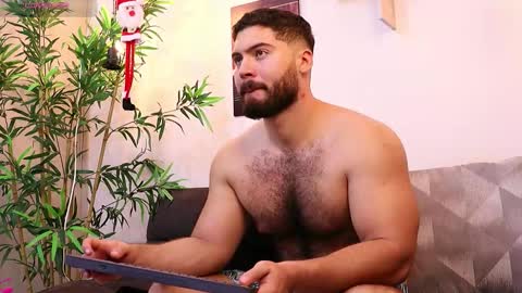 Instagram jeanpaulfit  online show from November 29, 9:33 pm