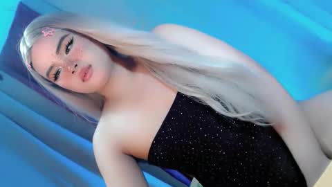 kwen online show from March 17, 5:07 pm