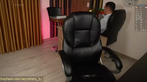 secretary_bj online show from April 16, 9:39 pm