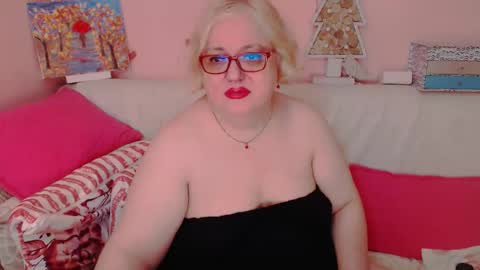 Snapshot of secretloverbbw chatting on October 7, 7:43 pm Alice online show from October 7, 7:43 pm