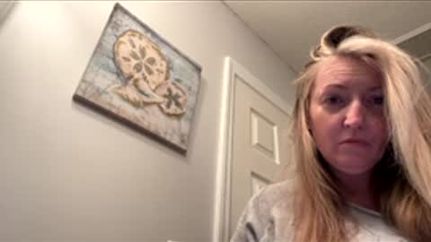 secretskyla online show from April 21, 2:57 pm