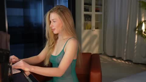 Jess online show from February 25, 4:16 am