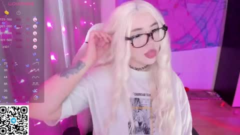 Selena  online show from April 25, 11:45 am