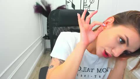 selenaemoore online show from September 28, 8:40 pm