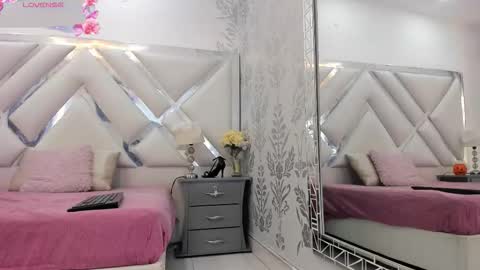 Selena reyess online show from October 22, 5:25 pm