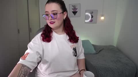 selene_rouse_ online show from April 1, 11:01 pm