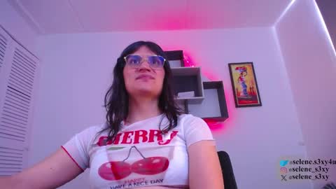 selene_s3xy online show from April 8, 5:27 pm