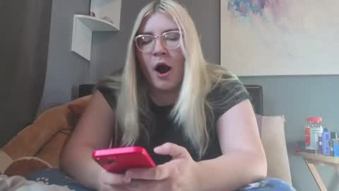 Selene online show from April 11, 12:31 pm