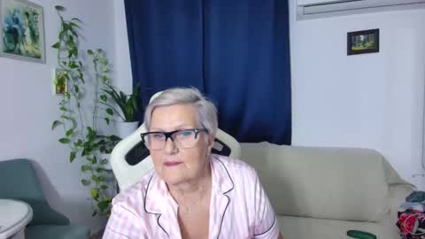 Selenna online show from November 27, 6:48 pm