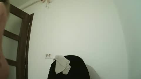 Snapshot of selenna_emma843468 chatting on September 25, 7:32 pm Selenna online show from September 25, 7:32 pm