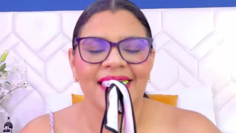 Selenna Cooper online show from March 8, 11:58 am