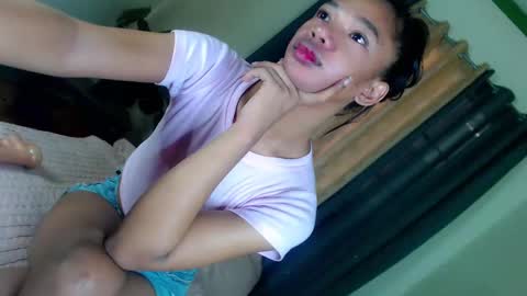 Snapshot of selfsuckercum69 chatting on February 5, 1:15 am Jessy online show from February 5, 1:15 am