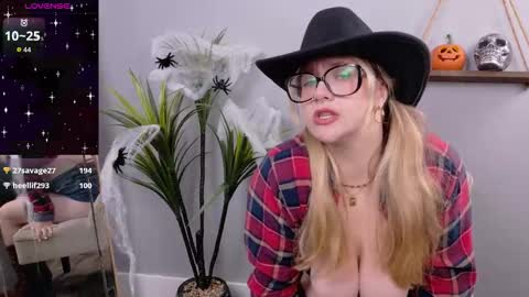 Selina Mae online show from October 31, 3:29 am