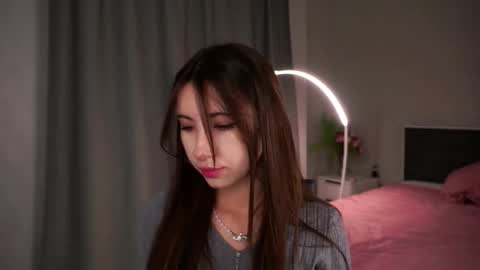 Elizabeth online show from November 23, 3:21 pm