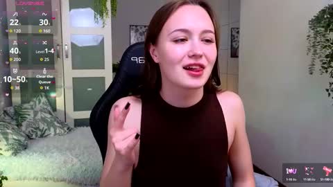 Snapshot of selinsselin chatting on October 6, 5:03 am sweetie Selin 3 online show from October 6, 5:03 am