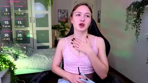 Snapshot of selinsselin chatting on October 8, 5:24 am sweetie Selin 3 online show from October 8, 5:24 am
