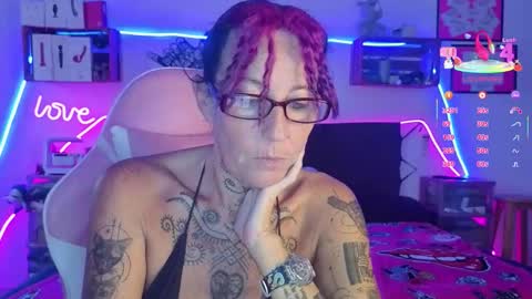 Selvaggia Del Caribe online show from February 9, 6:32 pm