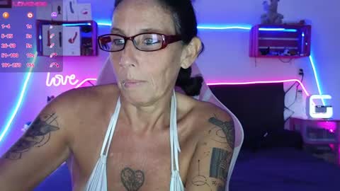 Snapshot of selvaggia_del_caribe chatting on January 8, 4:33 pm Selvaggia Del Caribe online show from January 8, 4:33 pm