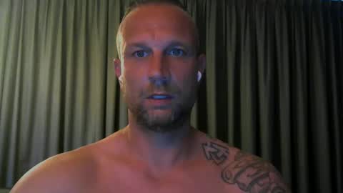 sence08 online show from June 5, 1:16 pm