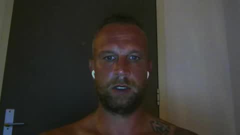 sence08 online show from September 15, 5:36 pm