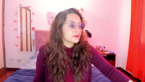Snapshot of sensual__lady chatting on October 22, 7:04 pm Samantha - online show from October 22, 7:04 pm