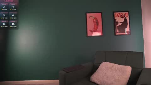 Jasmine online show from February 7, 1:14 pm