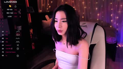 Kiki online show from December 15, 8:25 pm