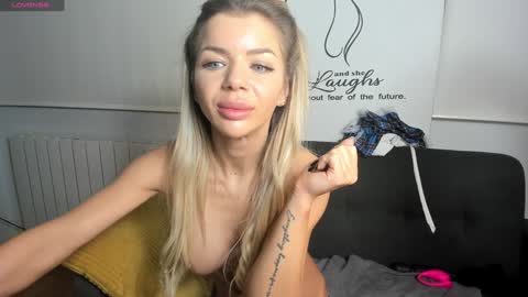 senzual_naughtyx online show from December 8, 3:40 am