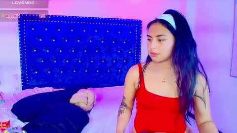 Serena and zoe online show from April 17, 9:50 pm