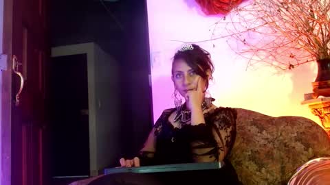 Snapshot of serena_xyz chatting on October 12, 10:00 pm Serena Xyz online show from October 12, 10:00 pm