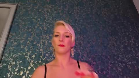 serenexx  your MILF online show from November 5, 11:34 am