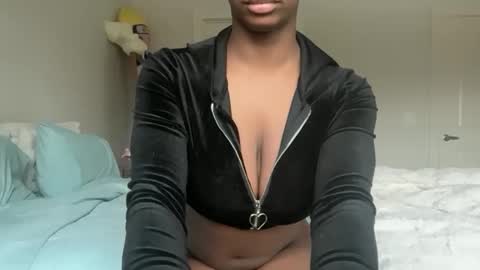 Serenity Bee   online show from February 3, 4:33 pm