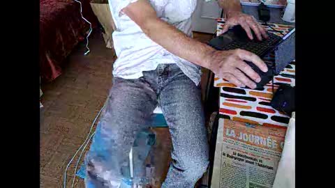 Snapshot of serpenttiin chatting on October 26, 9:43 am serpenttiin online show from October 26, 9:43 am