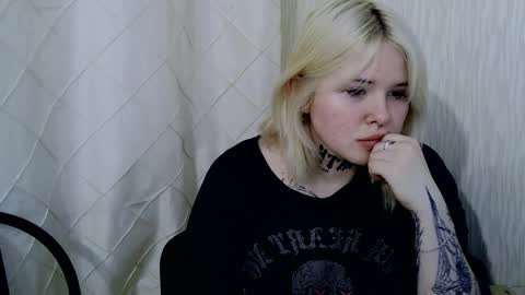 Eva and Oliver online show from February 24, 8:56 pm