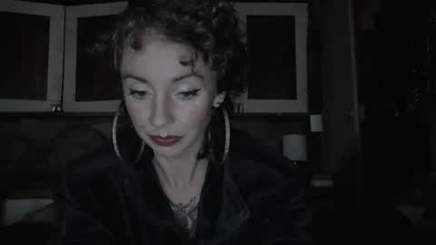 Trixy Rose online show from December 13, 7:04 am