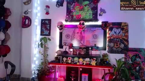 Aharon  ravelo online show from February 18, 8:03 am