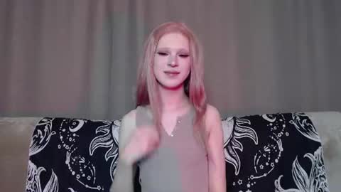Nextdoor Princess online show from July 31, 3:35 pm