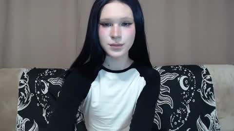 Nextdoor Princess online show from June 14, 8:05 am