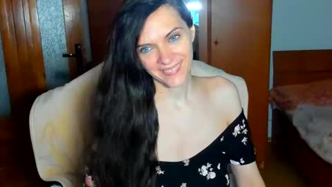 Snapshot of sexqueen1111 chatting on October 13, 9:22 am sexqueen1111 online show from October 13, 9:22 am