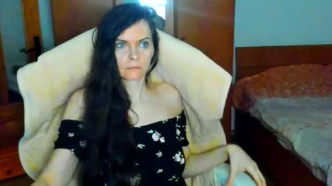 Snapshot of sexqueen1111 chatting on October 8, 2:40 am sexqueen1111 online show from October 8, 2:40 am