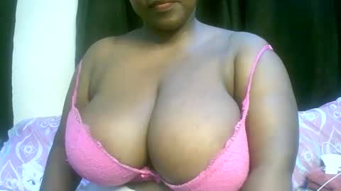 sexxi_ebony online show from May 4, 12:22 pm