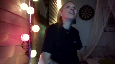 Snapshot of sexxileeah42o chatting on September 29, 5:56 pm Leeah CloudZzz online show from September 29, 5:56 pm