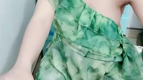 sexy8685 online show from April 4, 8:21 am