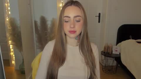 C o r a l i e online show from January 7, 2:44 pm